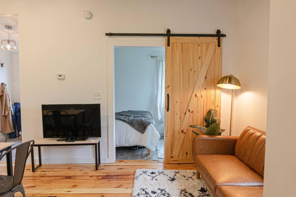 Campfire Cottage Fireplace, Fire Pit & No Chores! Kingston Exteriér fotografie