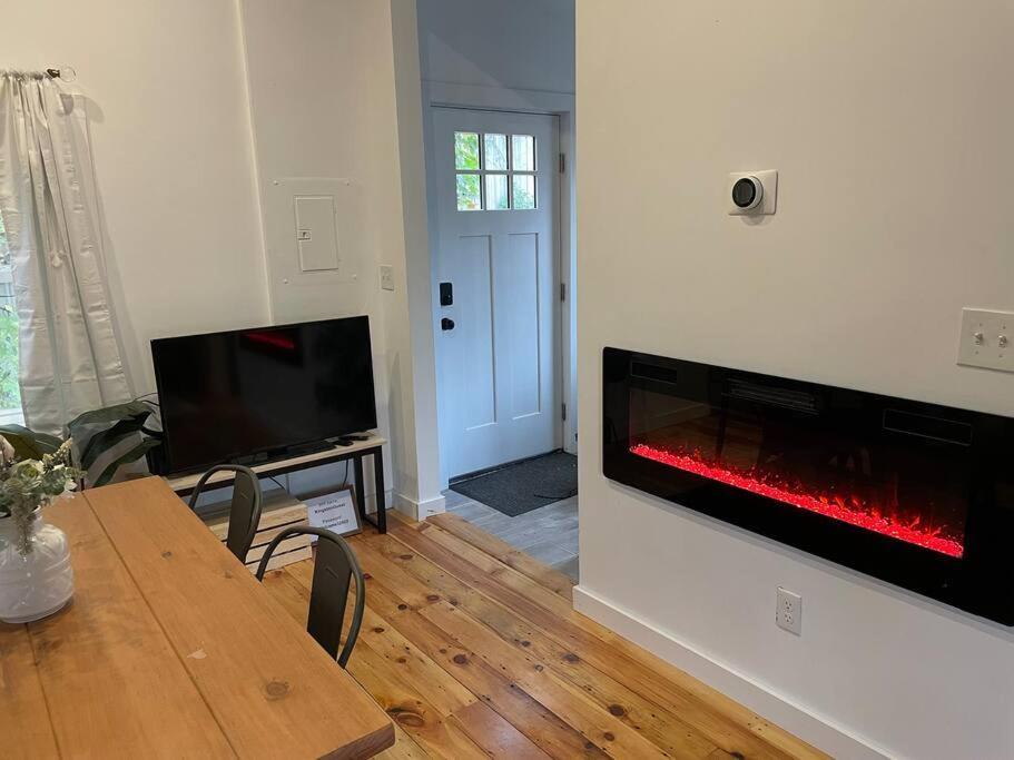 Campfire Cottage Fireplace, Fire Pit & No Chores! Kingston Exteriér fotografie